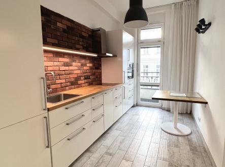 Pronájem bytu 1+1 s balkonem, 45m2, Vinohrady - Praha 2